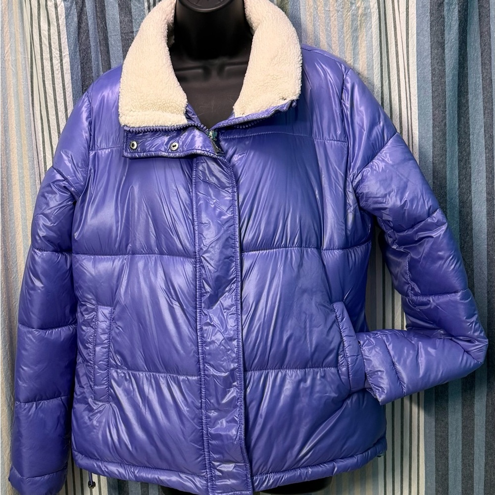 Koolaburra by UGG Women's Purple Puffer Jacket with white collar Size M NWOT